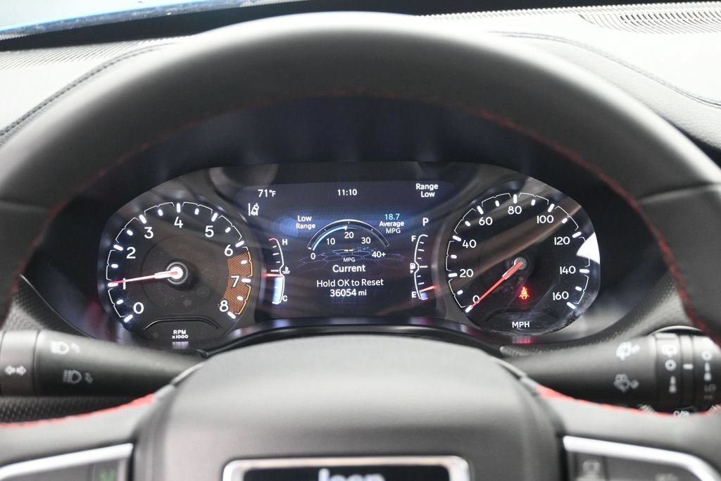 Used 2025 Jeep Compass Trailhawk AWD/4WD image 12