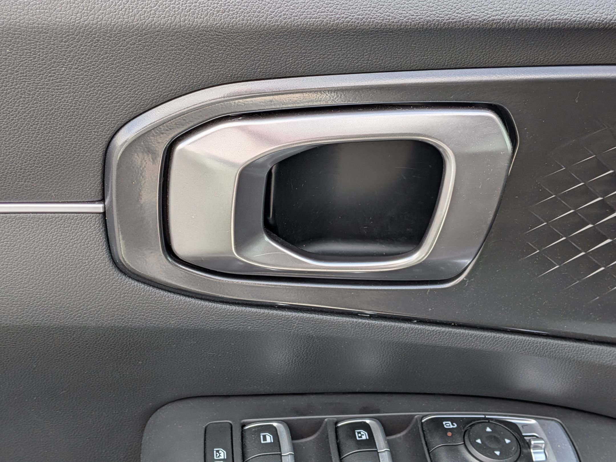 Used 2024 Kia Sorento S image 12