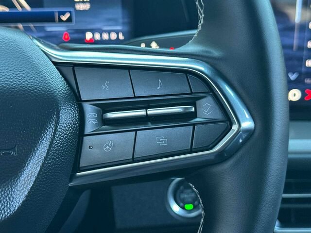Used 2026 Chevrolet Traverse LT w/ Driver Confidence Package AWD/4WD image 31