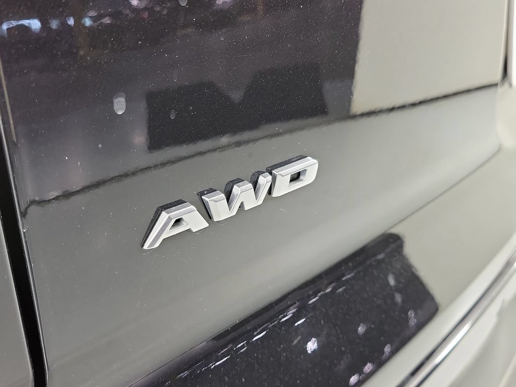 Certified 2023 Cadillac XT4 Premium Luxury AWD/4WD image 5