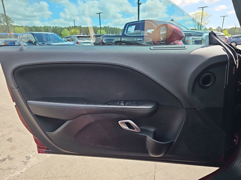 Used 2020 Dodge Challenger SXT image 31