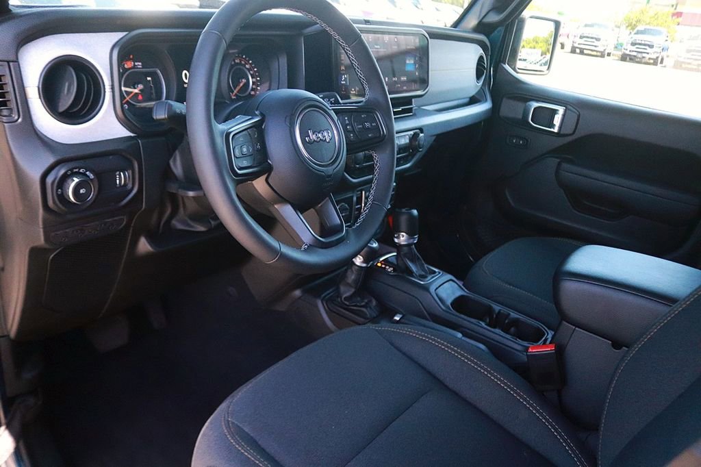 Used 2025 Jeep Wrangler Unlimited Sport AWD/4WD image 13