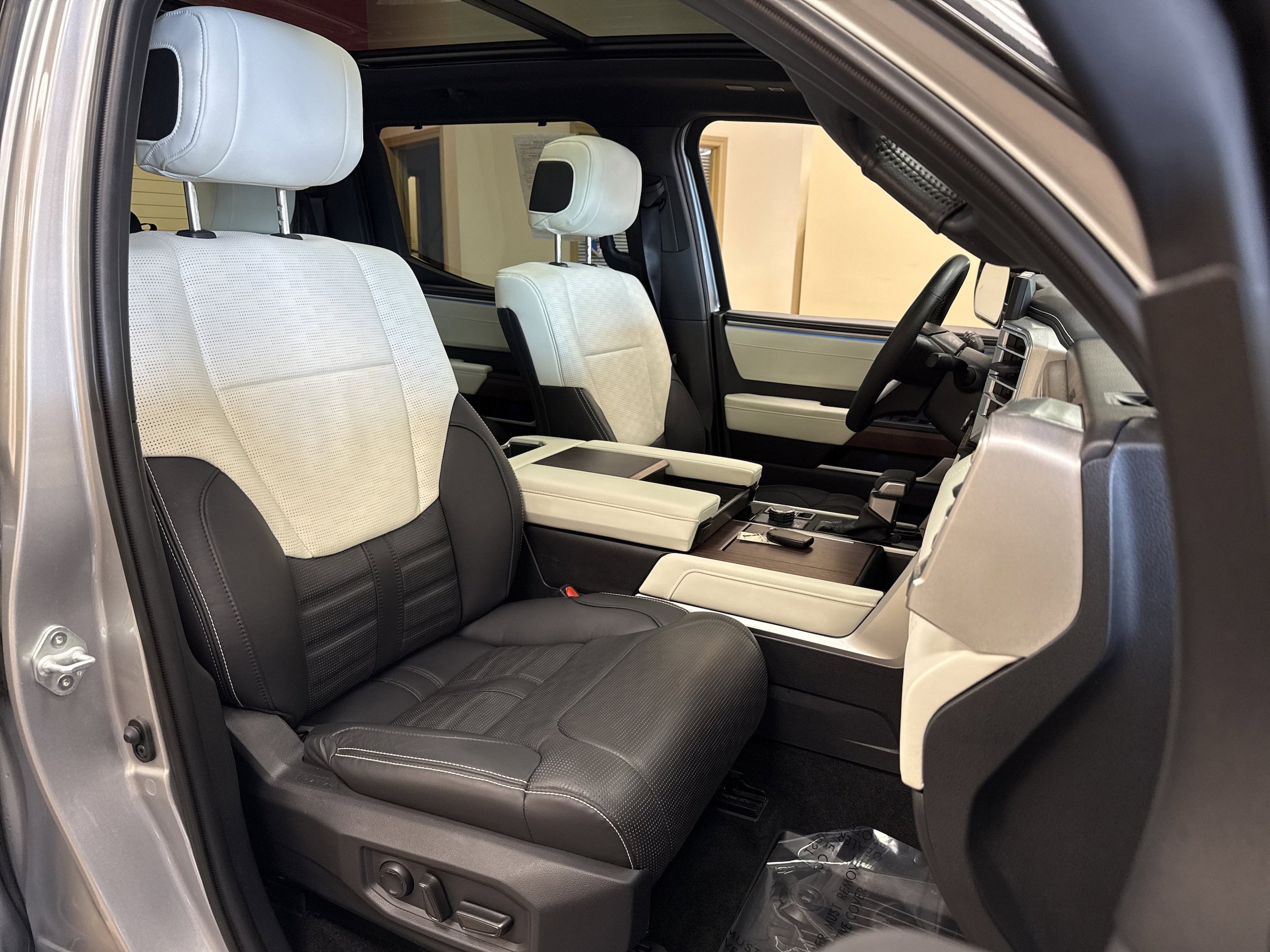 Used 2023 Toyota Tundra Capstone AWD/4WD image 23
