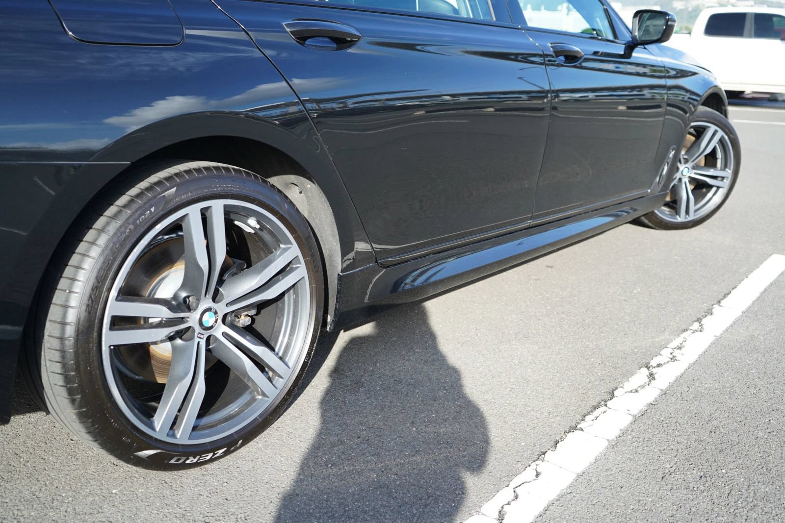 Used 2018 BMW 750i RWD image 7