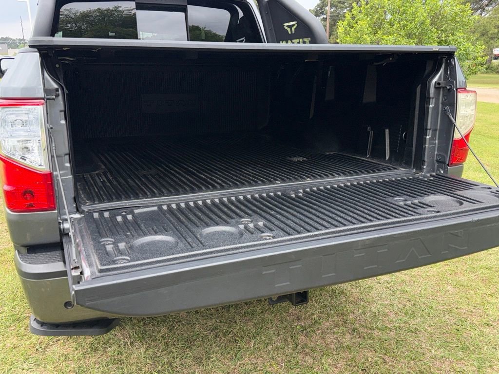 Used 2023 Nissan Titan SV w/ SV Convenience Package image 45