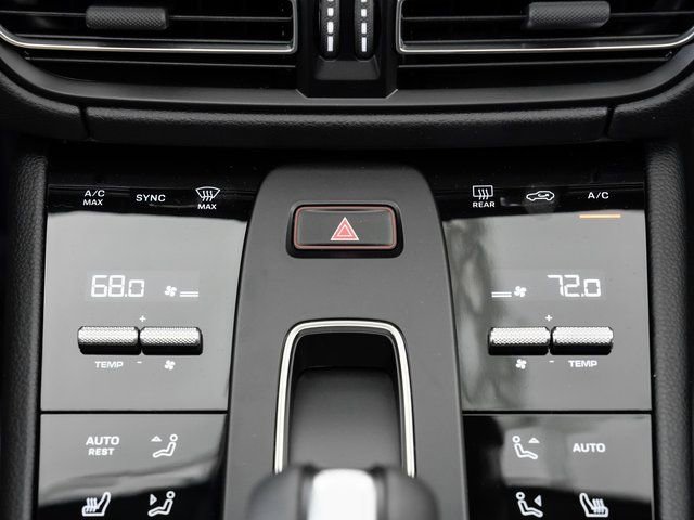 Certified 2025 Porsche Macan image 18