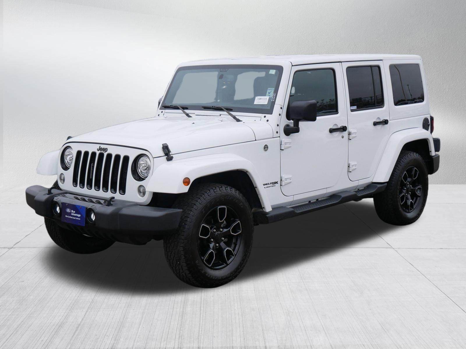 Used 2018 Jeep Wrangler Unlimited Sahara image 3