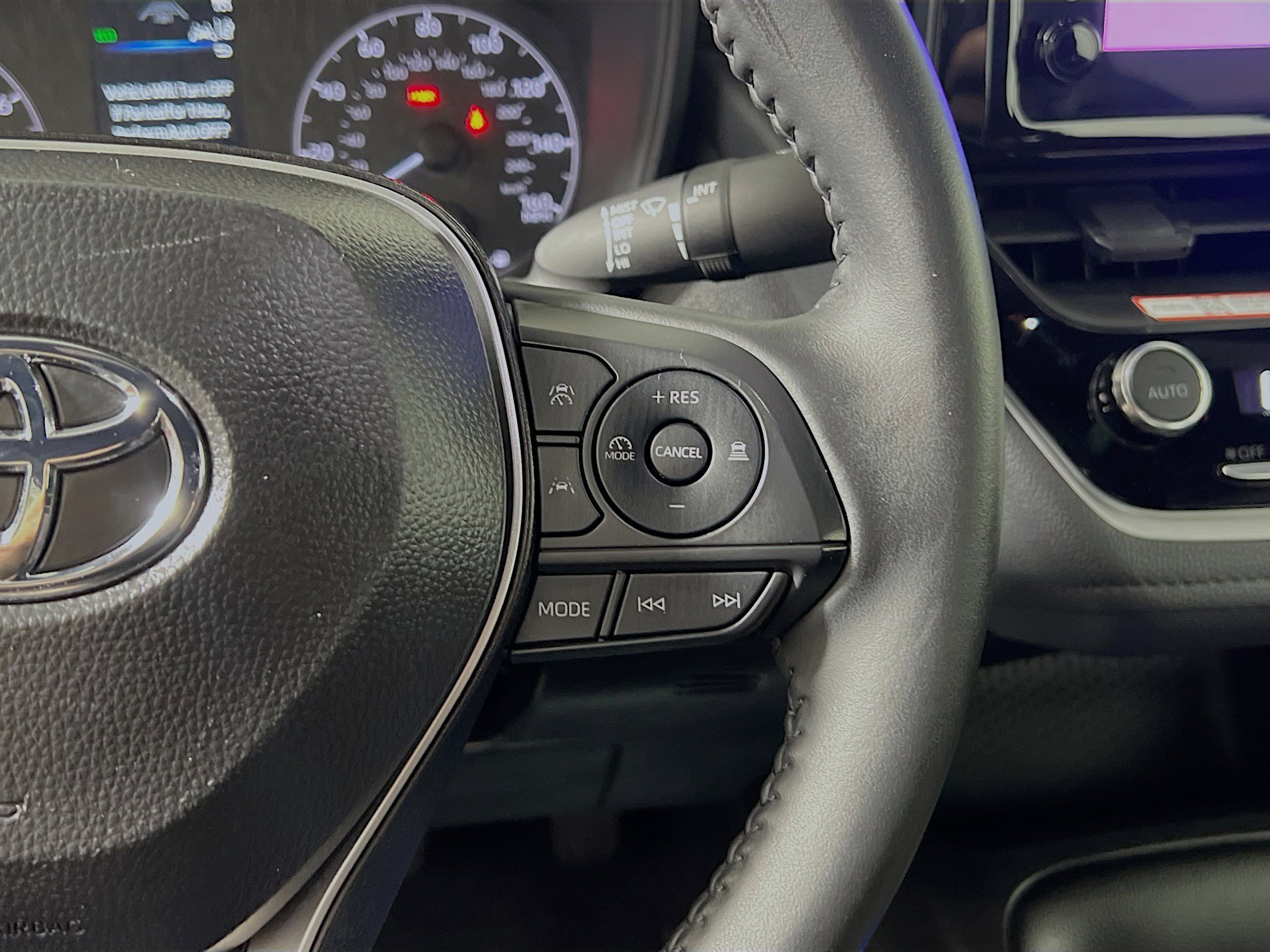 Used 2025 Toyota Corolla SE image 20