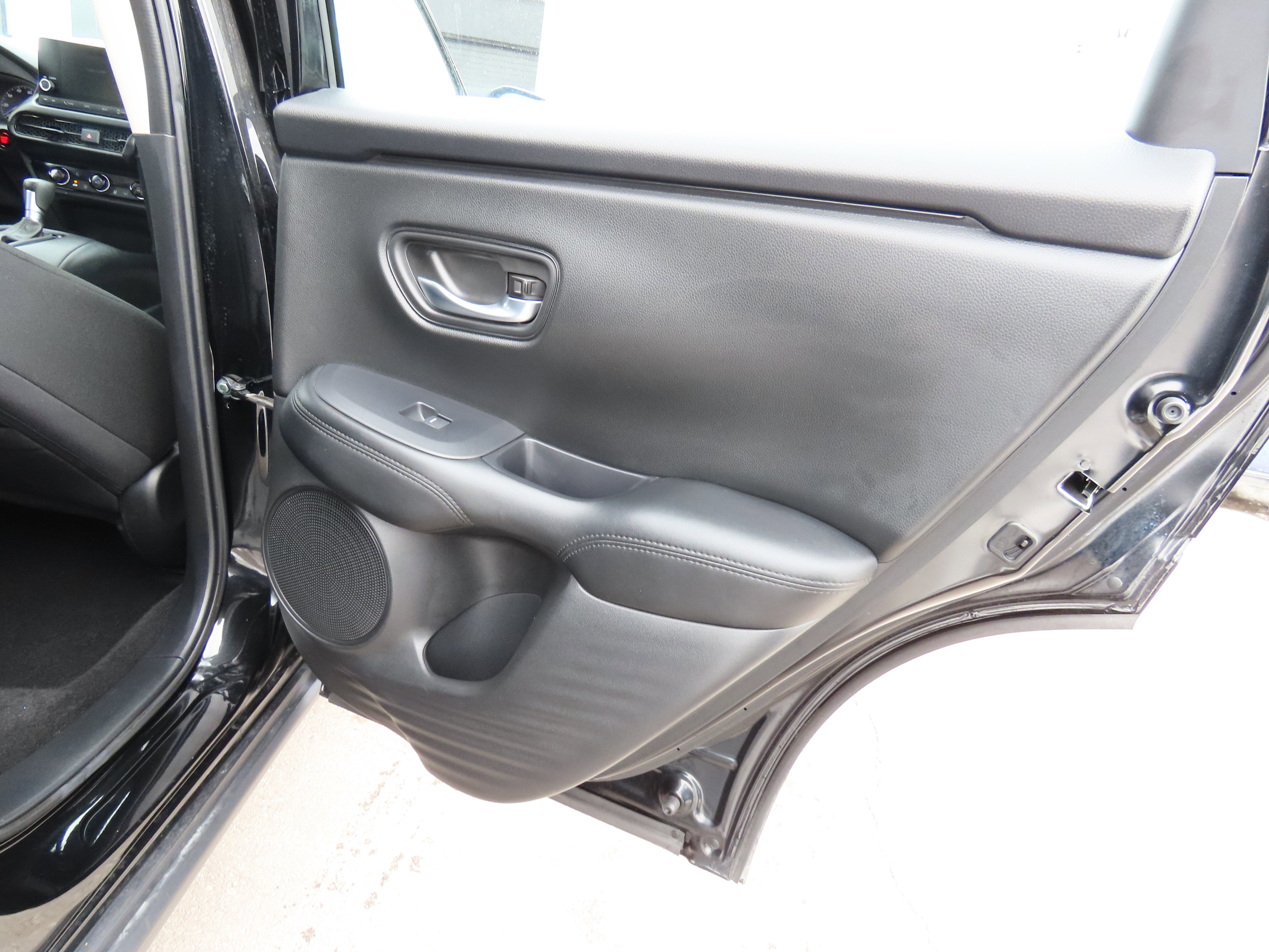 Used 2025 Honda HR-V LX image 13