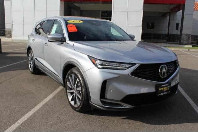 Used 2025 Acura MDX w/ Technology Package FWD image 3