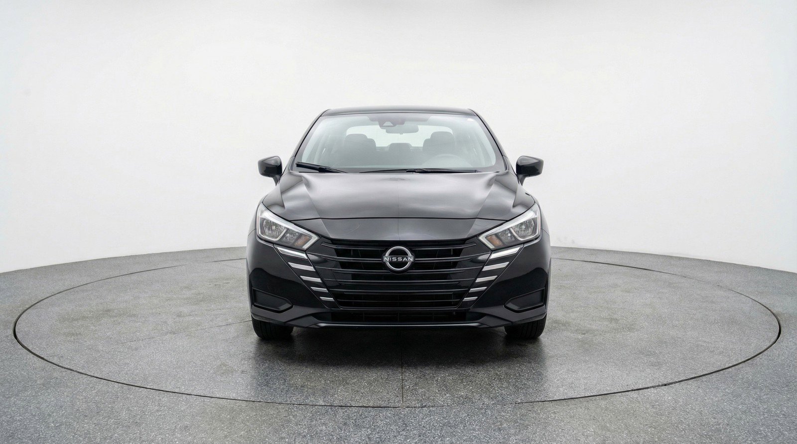 Used 2025 Nissan Versa SV image 2