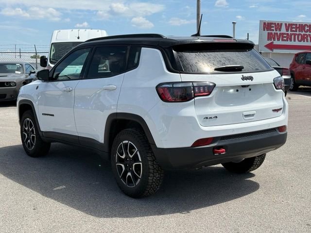 Used 2024 Jeep Compass Trailhawk image 5