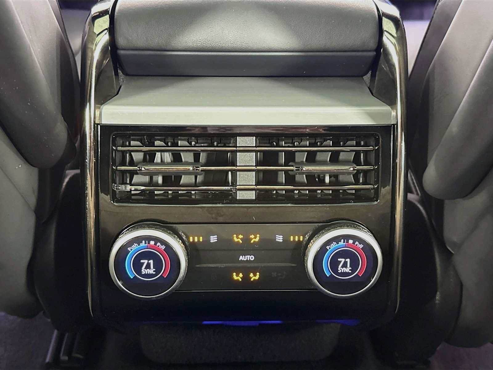 Used 2024 Land Rover Range Rover Sport Dynamic SE AWD/4WD image 25