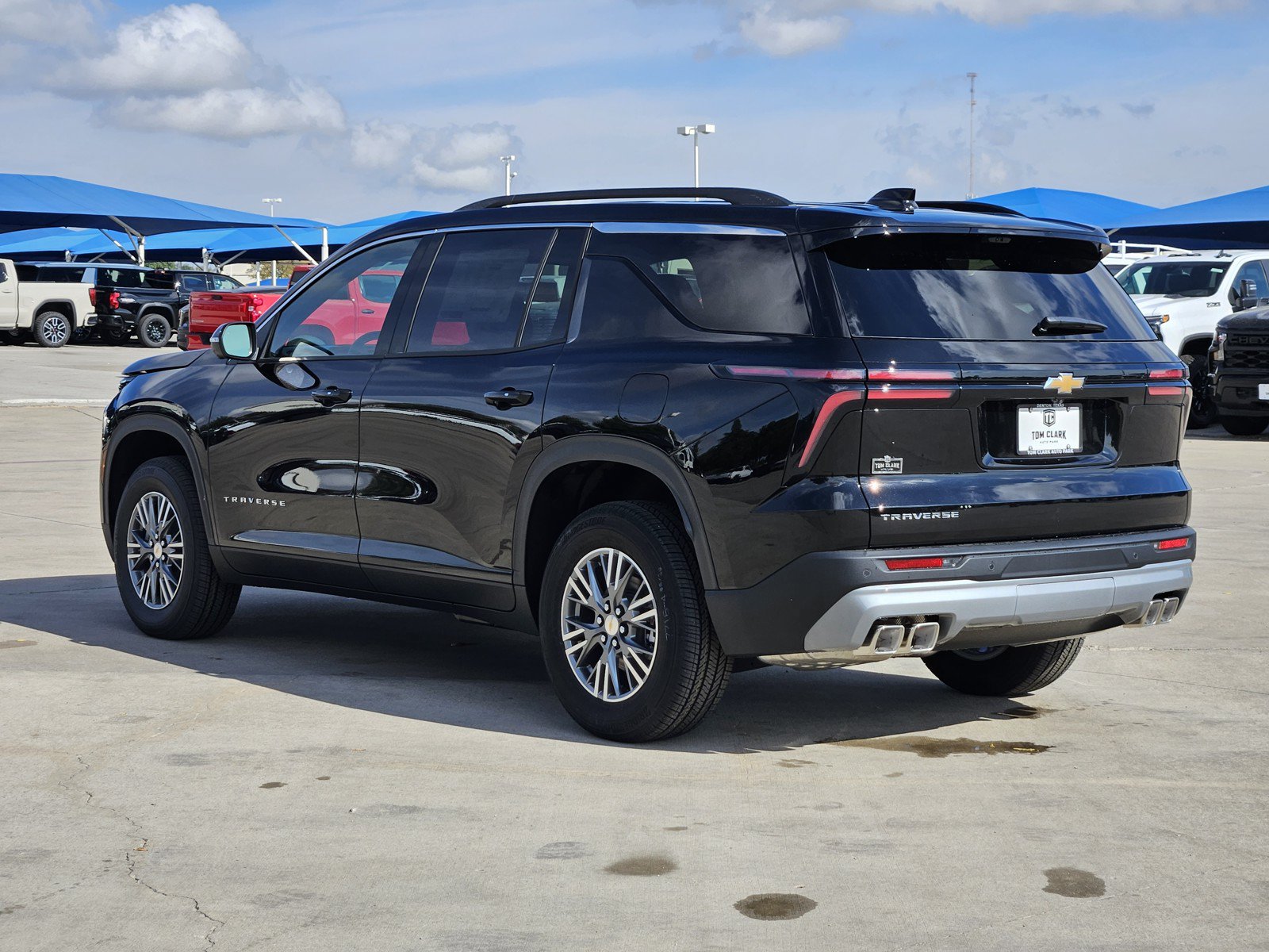 New 2027 Chevrolet Traverse LT w/ Driver Confidence Package FWD image 3