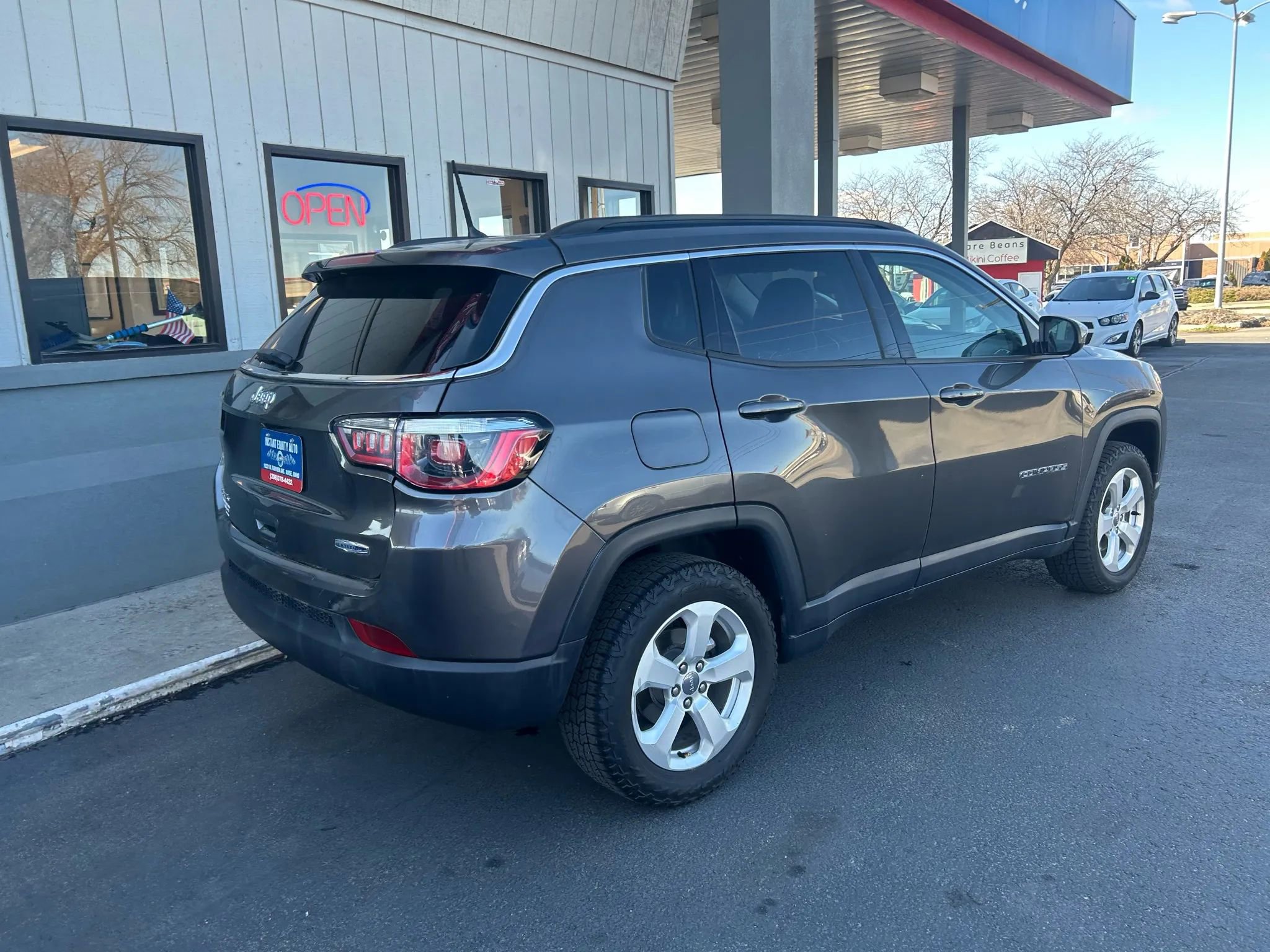 Used 2018 Jeep Compass Latitude image 27