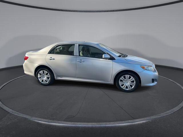 Used 2010 Toyota Corolla LE image 2