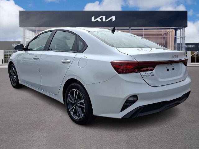 Certified 2023 Kia Forte LXS w/ LXS Technology Package FWD image 4