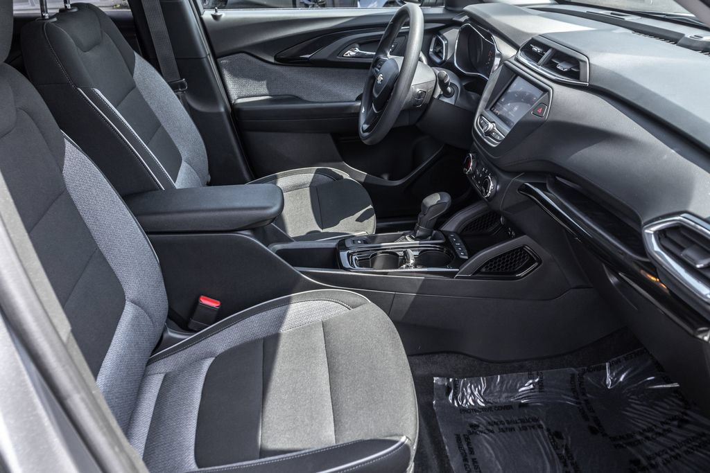 Used 2023 Chevrolet TrailBlazer LT FWD image 32