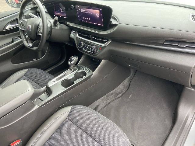 Used 2024 Buick Envista Preferred w/ Convenience I Package FWD image 24