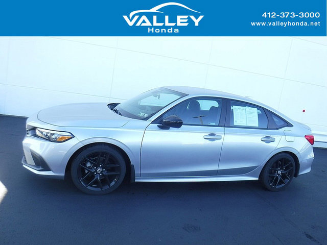 Used 2023 Honda Civic Sport image 2