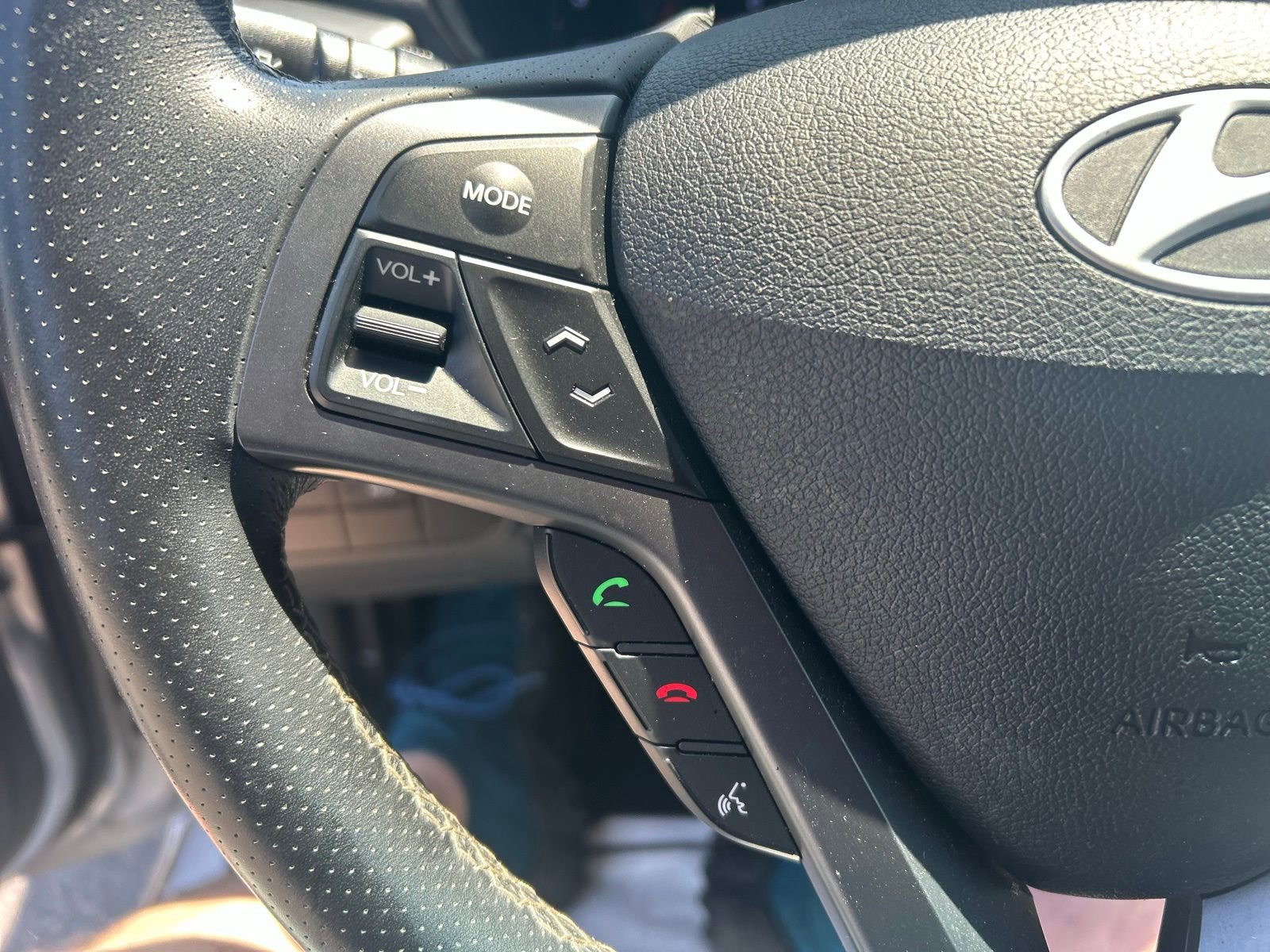 Used 2016 Hyundai Veloster Turbo image 23