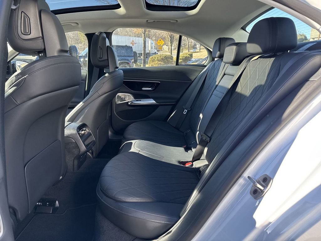 New 2024 Mercedes-Benz E 350 4MATIC Sedan image 11
