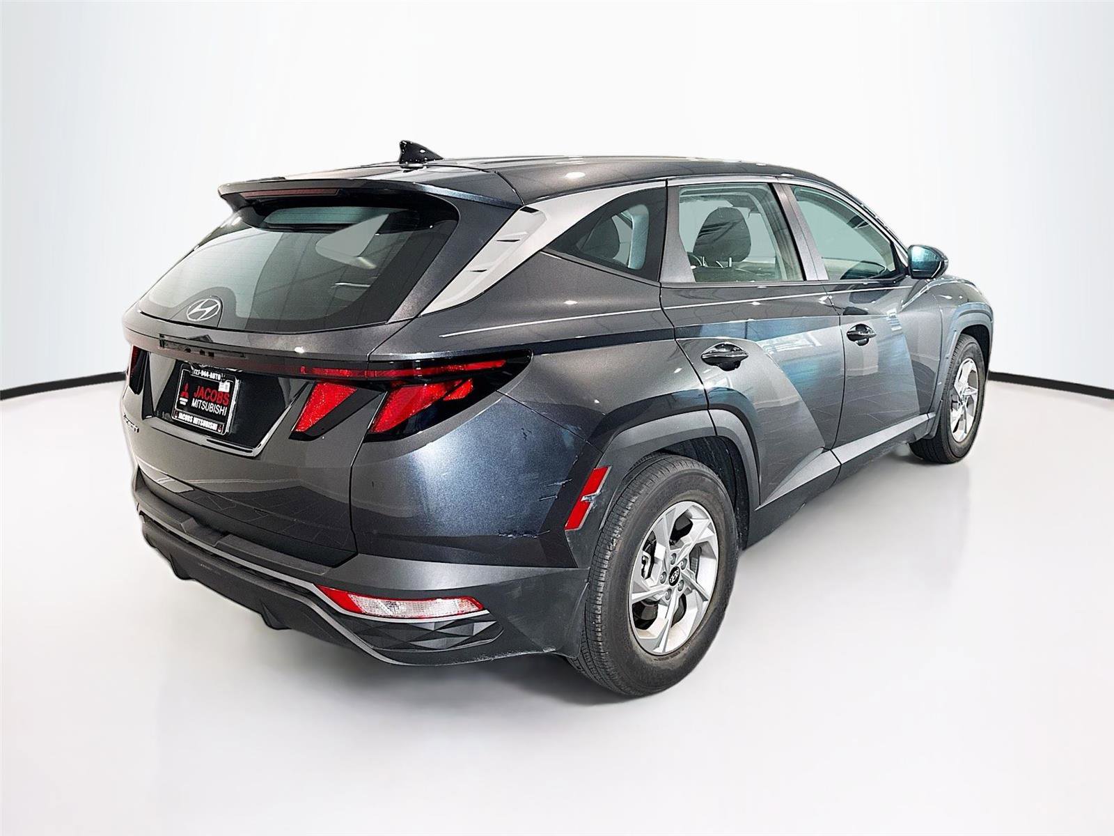 Used 2023 Hyundai Tucson SE image 5
