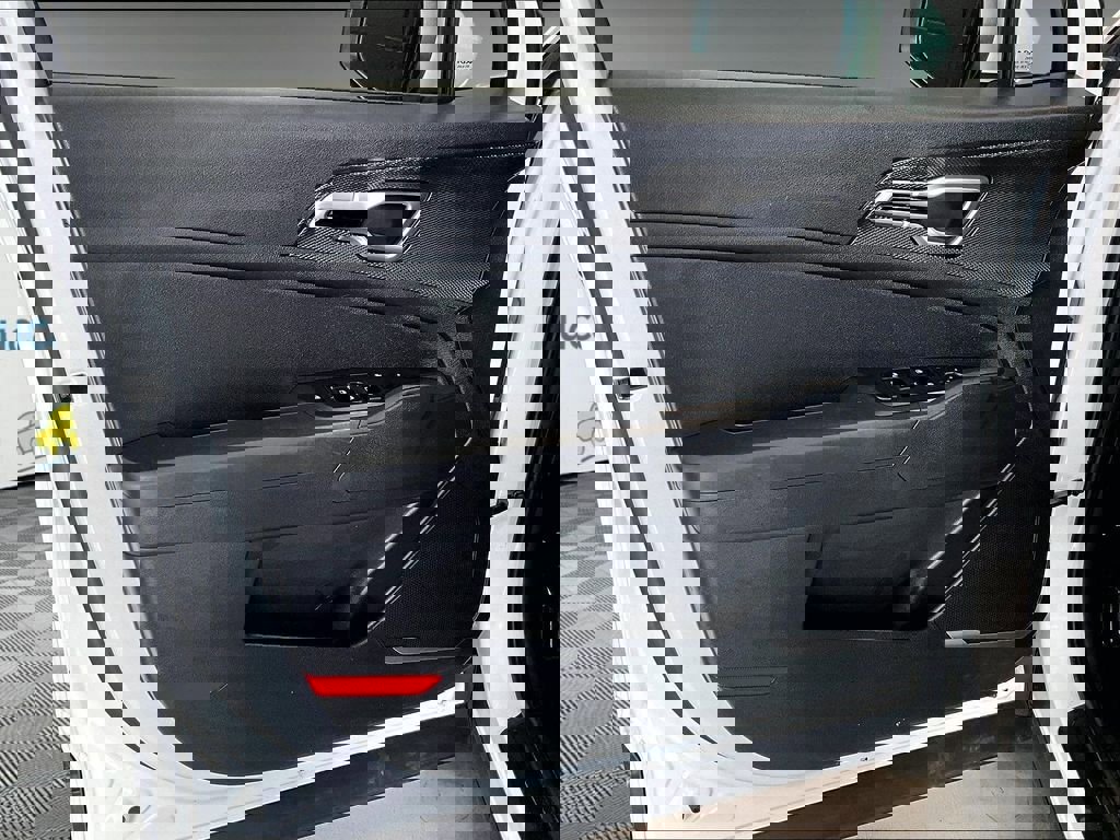 Used 2023 Kia Sportage LX image 8