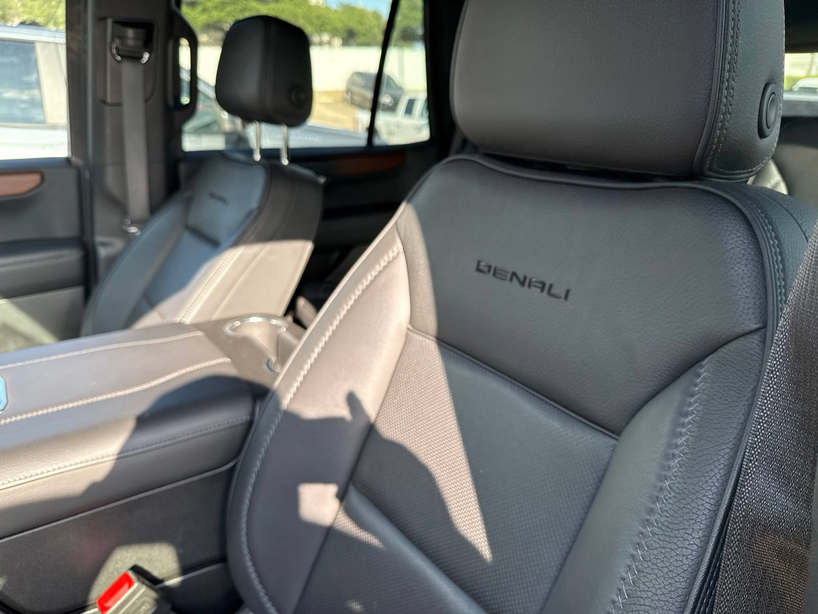 Used 2025 GMC Yukon Denali AWD/4WD image 20