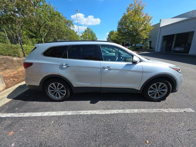 Used 2017 Hyundai Santa Fe SE FWD image 5