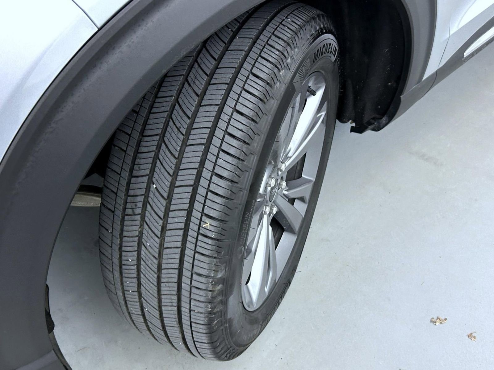 Used 2025 Ford Explorer Active w/ Active Comfort Package image 25