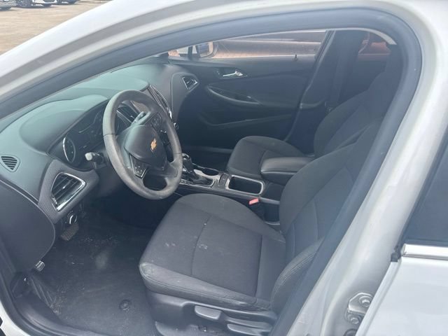 Used 2017 Chevrolet Cruze LT FWD image 11
