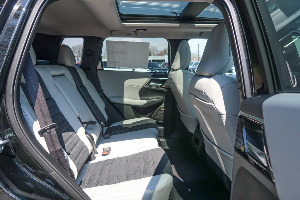 New 2026 Mitsubishi Outlander SE AWD/4WD image 15