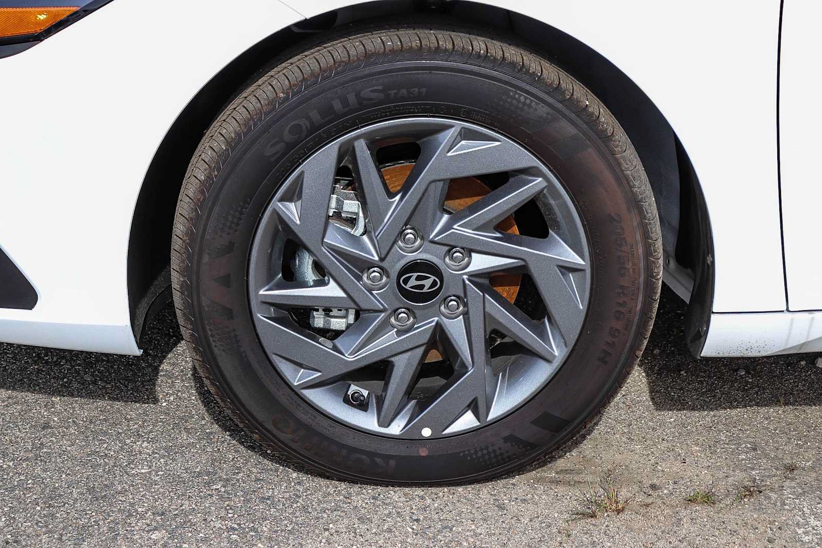 New 2026 Hyundai Elantra Hybrid FWD image 14