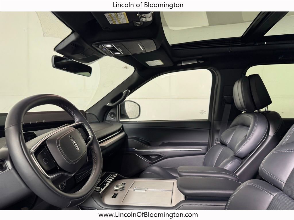 New 2025 Lincoln Navigator L Reserve w/ Jet Appearance Package image 39