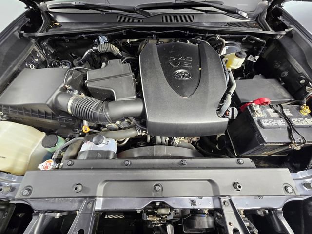 Used 2022 Toyota Tacoma TRD Sport w/ Technology Package RWD image 8
