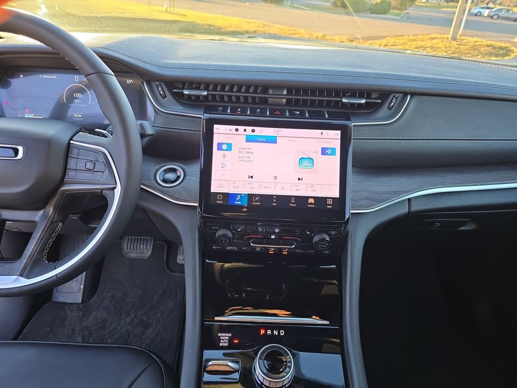 Used 2025 Jeep Grand Cherokee Limited w/ Trailer Tow Package image 19