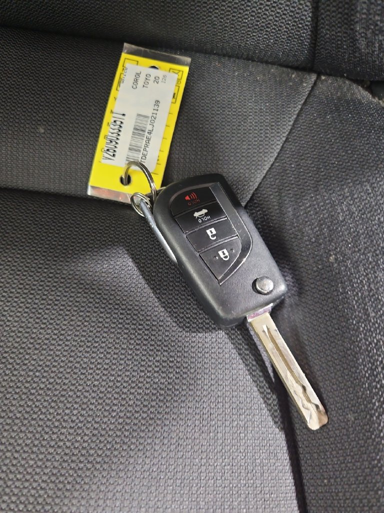 Used 2020 Toyota Corolla LE FWD image 28