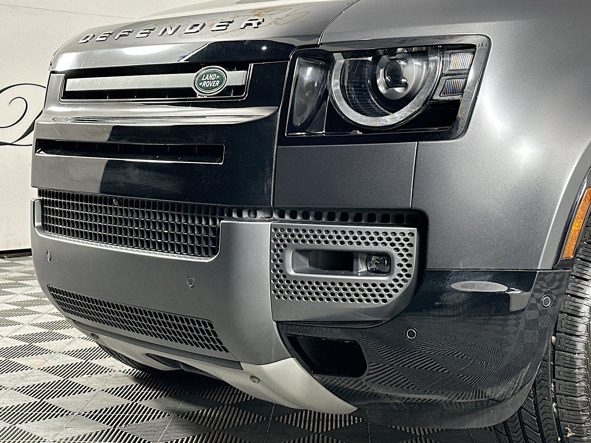 Used 2024 Land Rover Defender 110 Carpathian Edition image 33