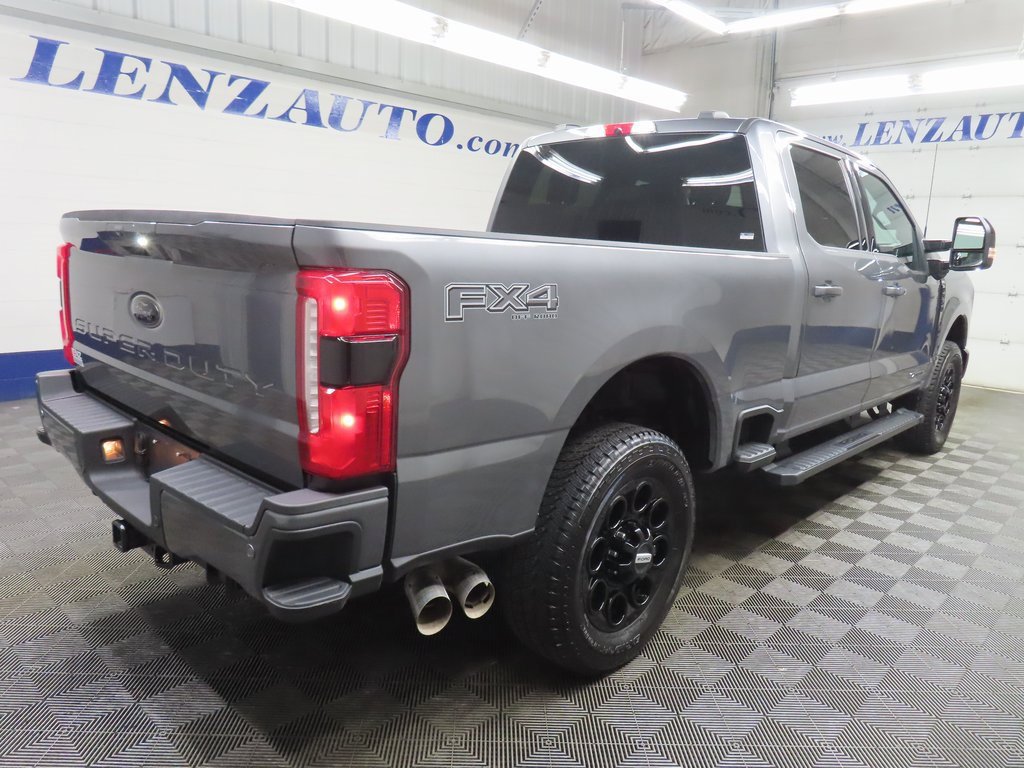 Used 2025 Ford F350 Lariat w/ Black Appearance Package image 4
