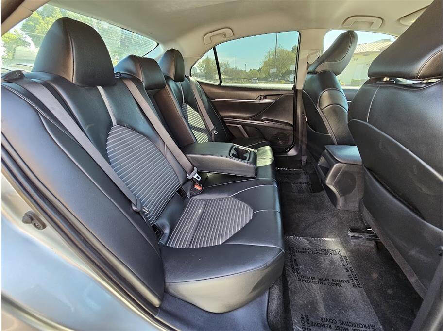 Used 2023 Toyota Camry SE image 13