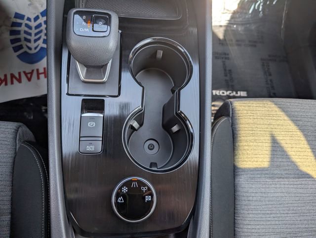 Used 2023 Nissan Rogue SV image 15