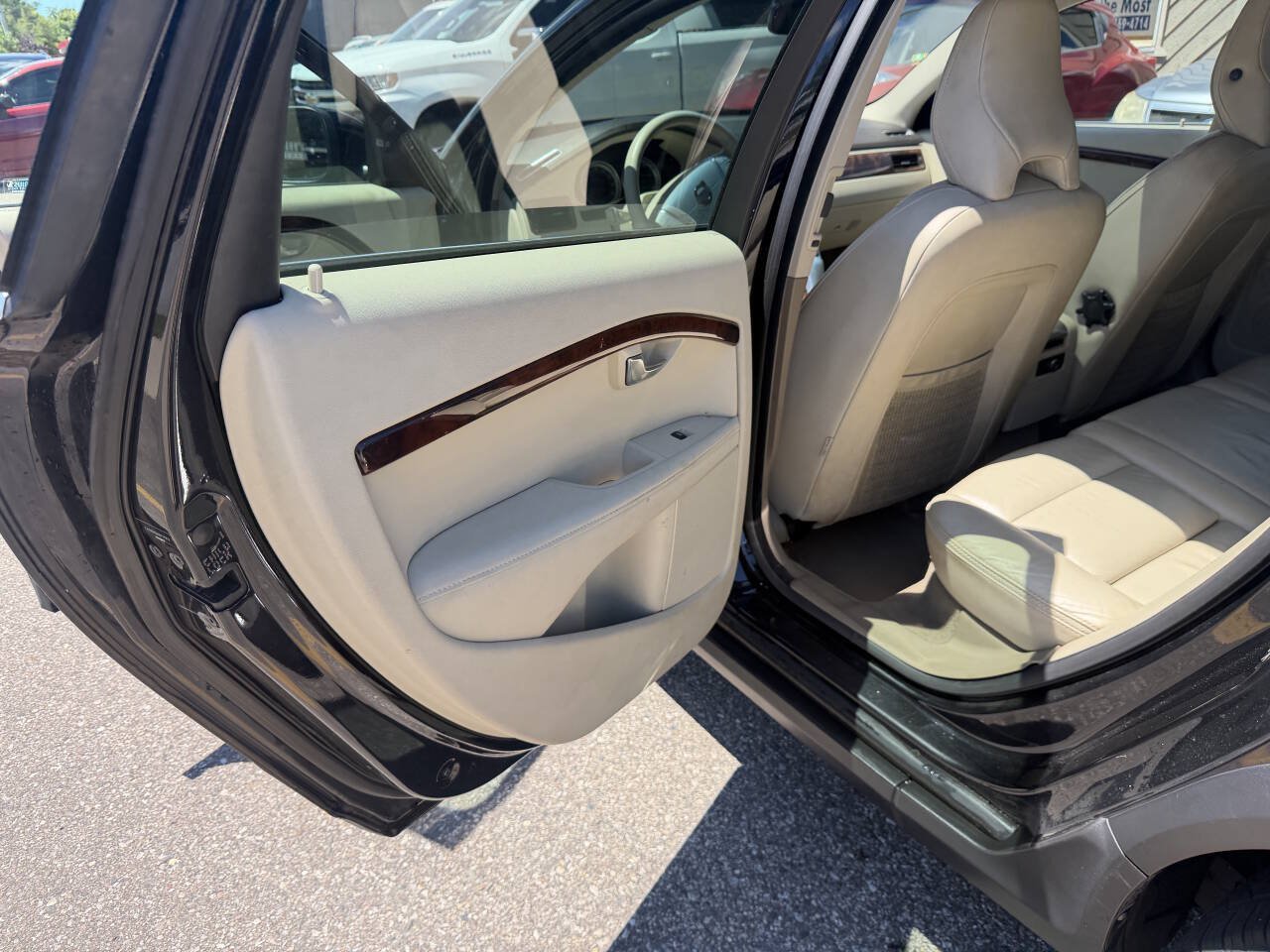 Used 2011 Volvo XC70 T6 AWD/4WD image 23