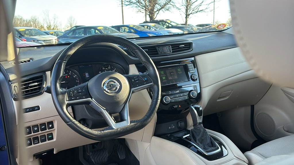 Used 2018 Nissan Rogue SL w/ Premium Package image 13