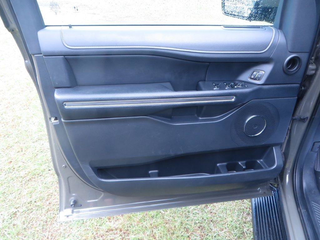 Used 2024 Ford Expedition Max XLT RWD image 11