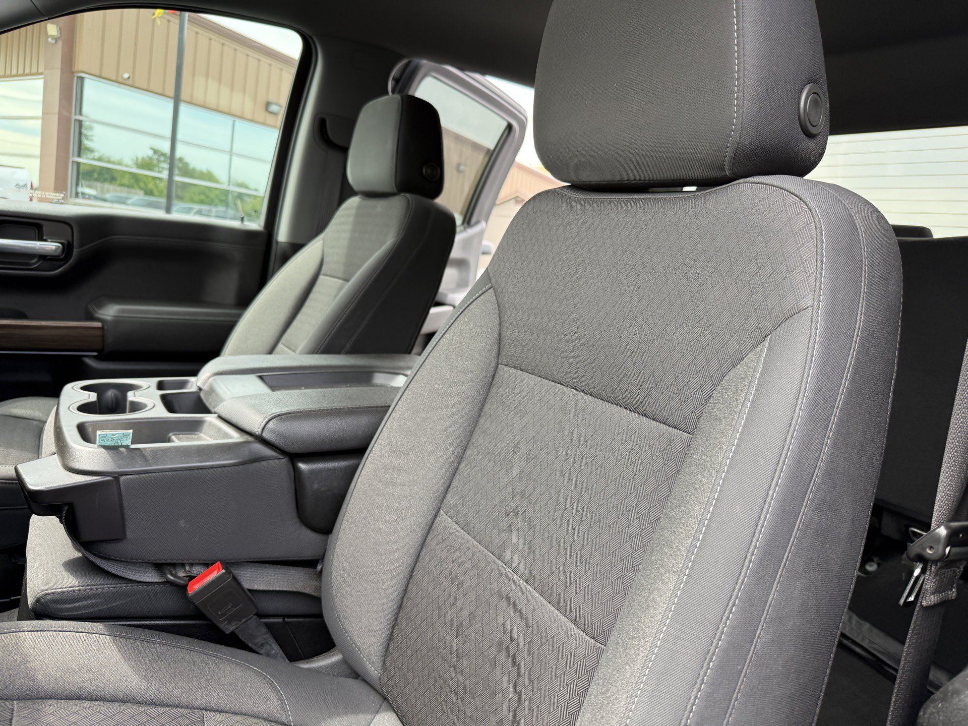 Used 2021 Chevrolet Silverado 1500 LT w/ Z71 Off-Road Package AWD/4WD image 25