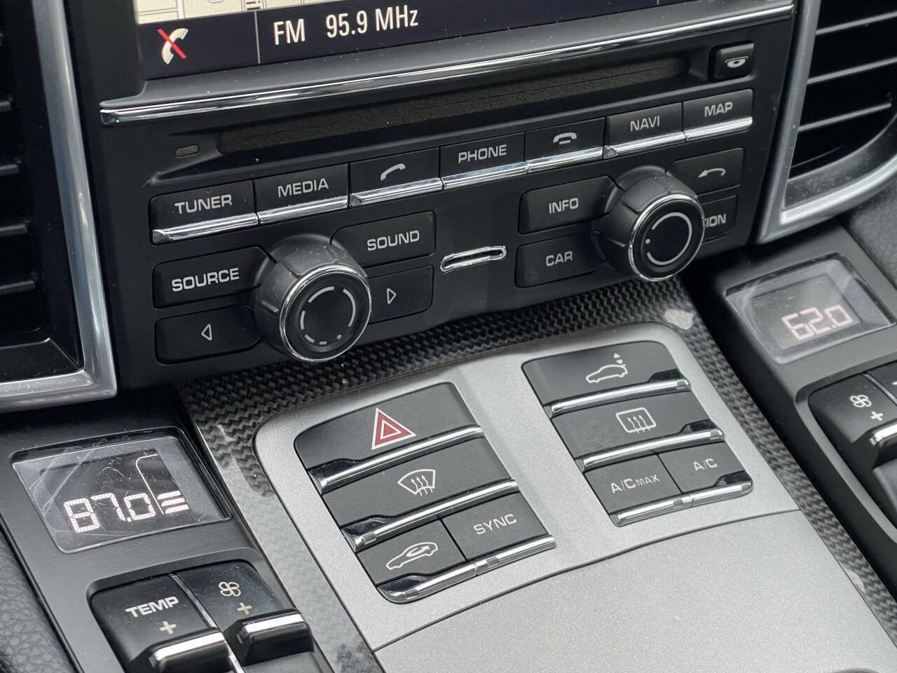 Used 2016 Porsche Panamera 4 Edition image 34