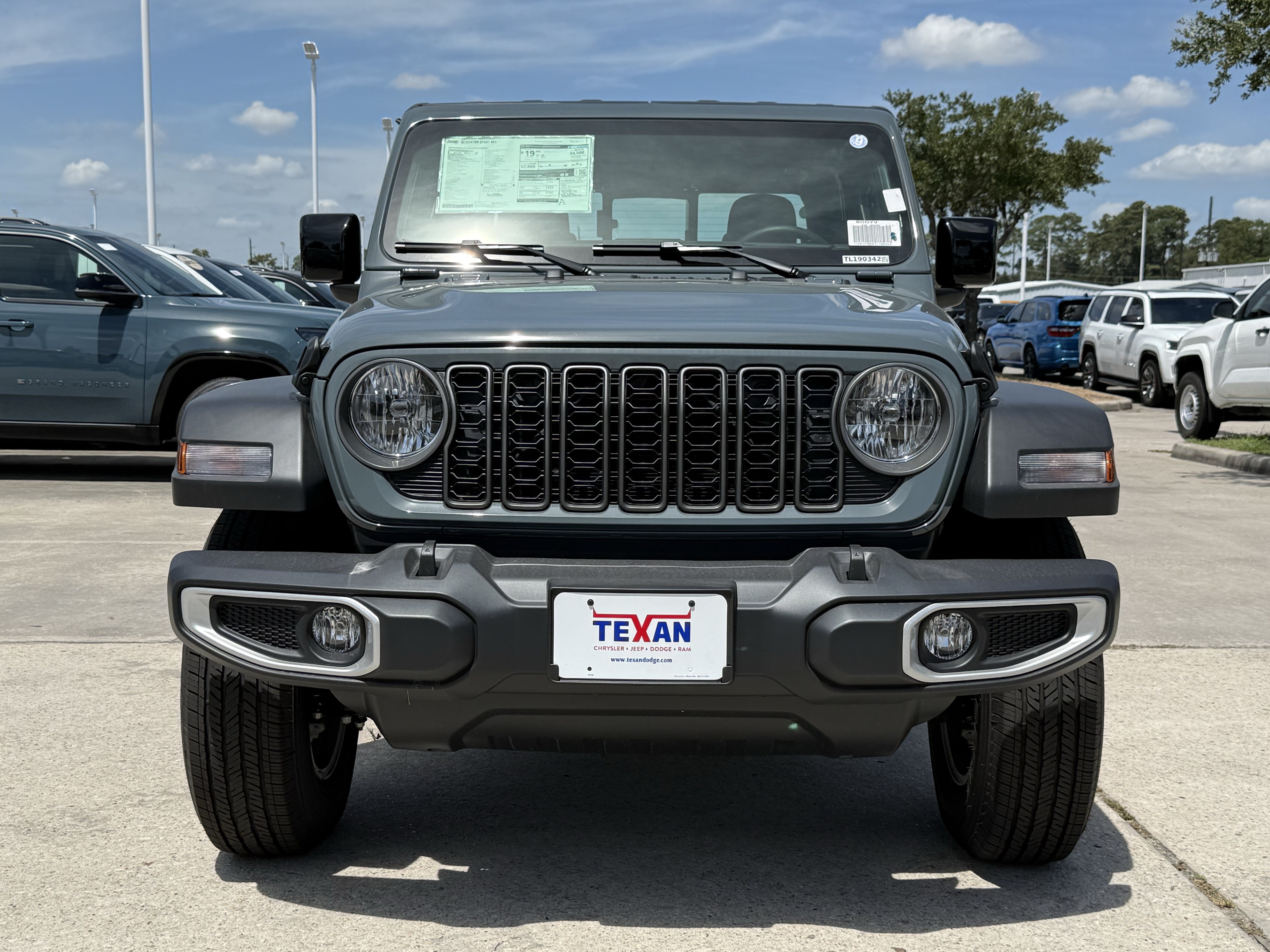 New 2026 Jeep Gladiator Sport AWD/4WD image 7