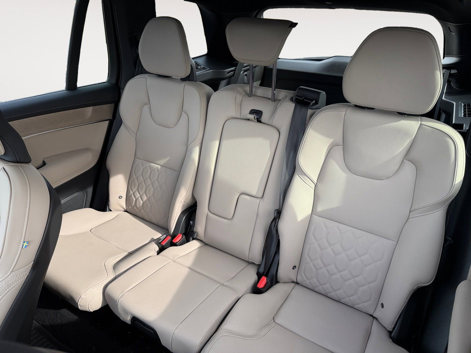 New 2026 Volvo XC90 B5 Plus w/ Protection Package Premier image 13