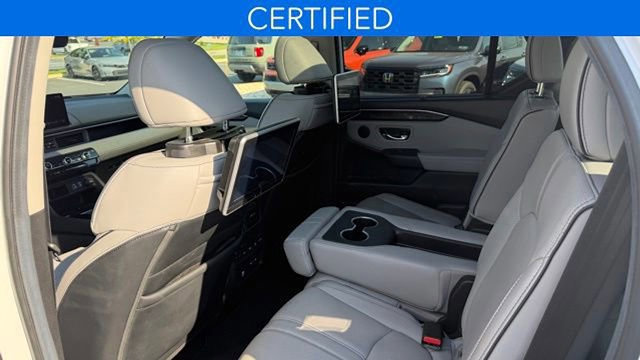 Certified 2025 Honda Pilot Elite image 23